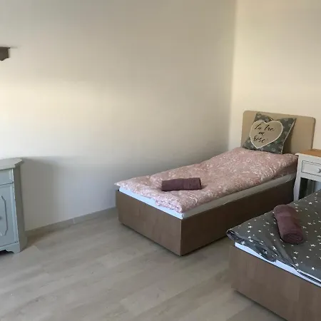 Πανσιόν Karolina Vendeghaz 3*
