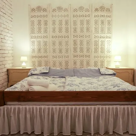 Karolina Vendeghaz Pensiune